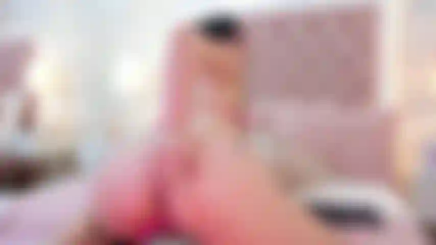 Bouncing my ass and you can see all of me