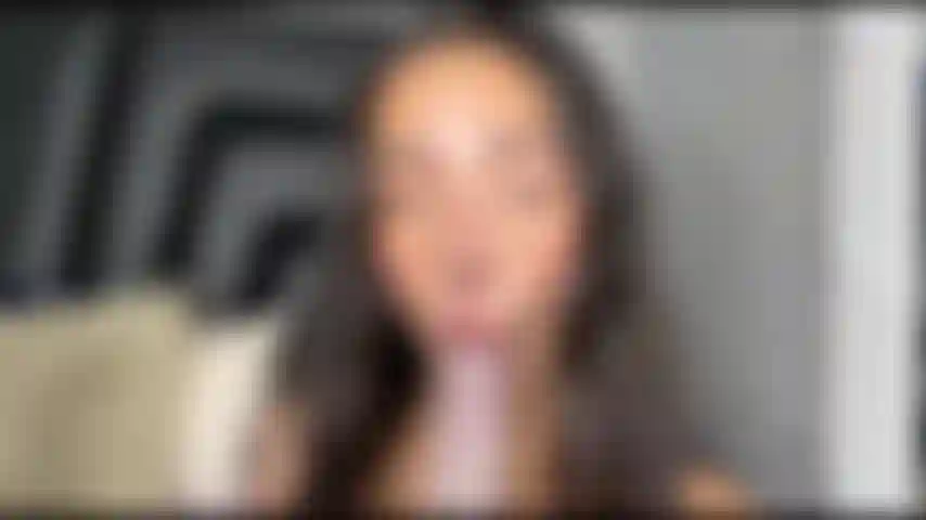 Mamada profunda y mucho semen.