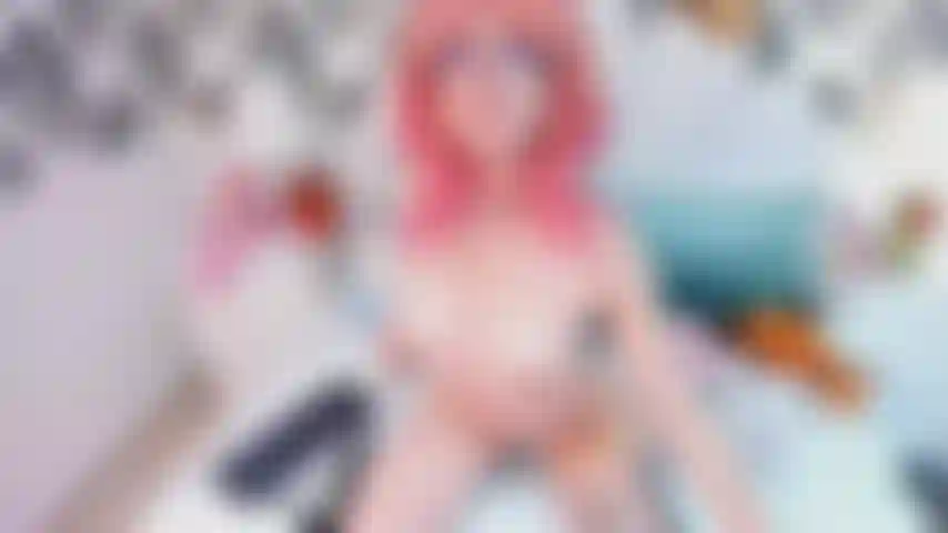 Disfruta con tu chica cosplay favorita.