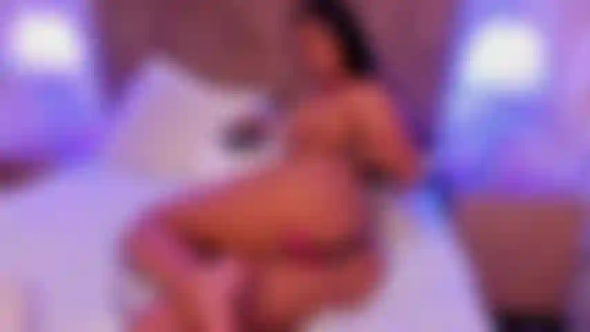Déjame sentir cómo esa polla crece en mi boca. Sé que el ritmo de mi gran culo rebotando es lo que te hará explotar.