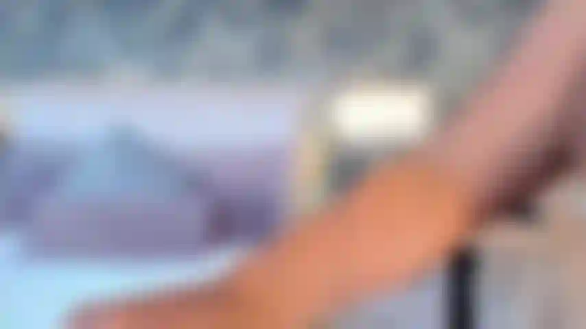 Me encanta tener tu polla en mi boca mientras estiras mi culo sintiendo como me follas por detrás mientras te chupo más profundo, gimiendo con cada embestida, mis agujeros son tuyos para usar.