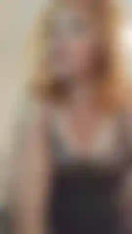 Tetas - revelan y provocan.