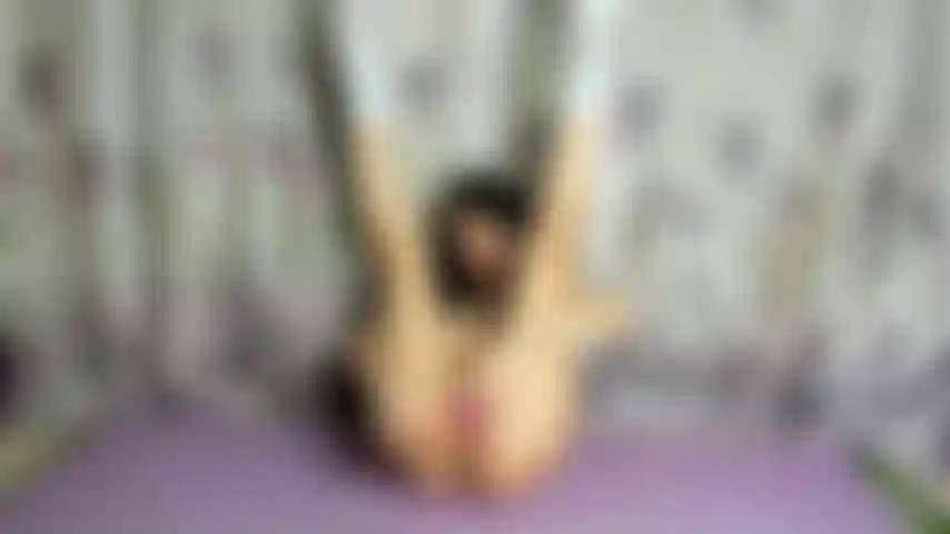 Llenando mi coño con mi dildo de 9 pulgadas.
