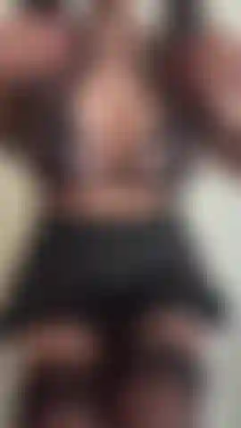 Considera esto tu advertencia: encaje negro, una pequeña provocadora traviesa y 1:23 de mí poniendo a prueba tu autocontrol. 😈.