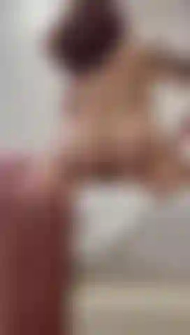 Mi culo gigante monta esta gran polla.