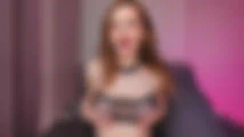 Críame, habla sucio mientras me follas ese coño.