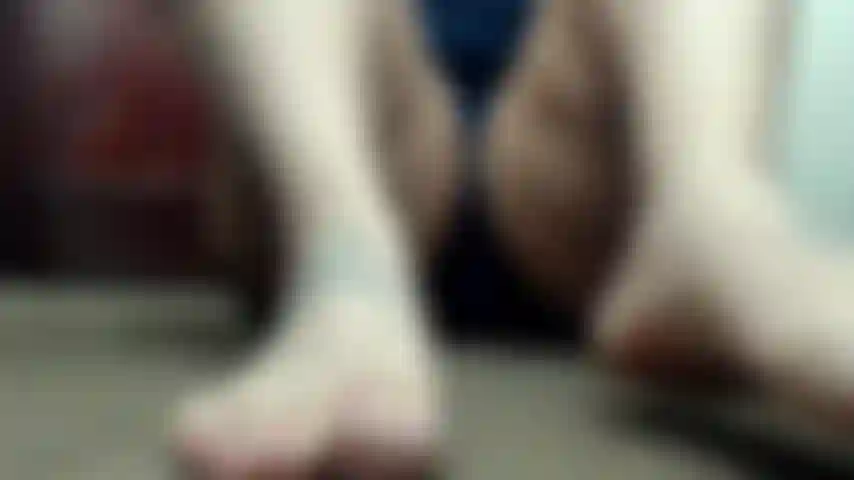 Aceitando mi peeling talla 10 pies.