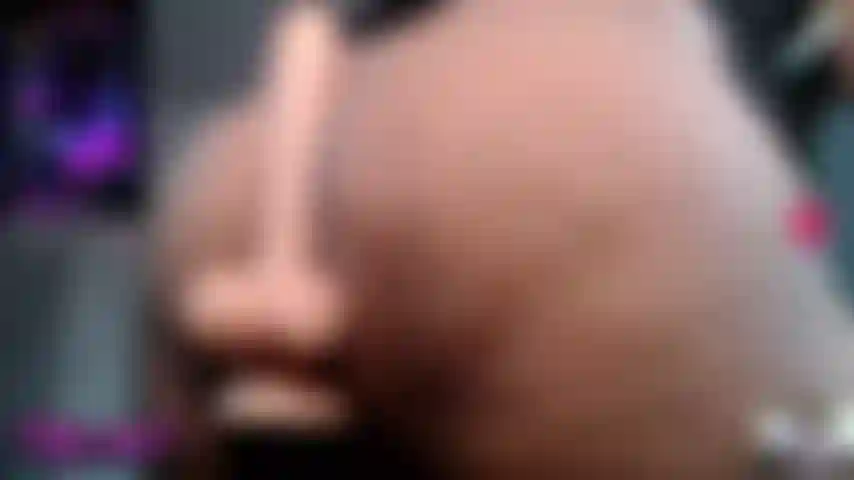 Culona con consolador.