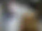 Mmmmmmm disfruto probándome todas mis bragas mientras mi coño moja cada una. Hay algo tan sexy y embriagador en la forma en que mis partes traviesas se sienten mientras tocan mi travieso abrazador de coño.