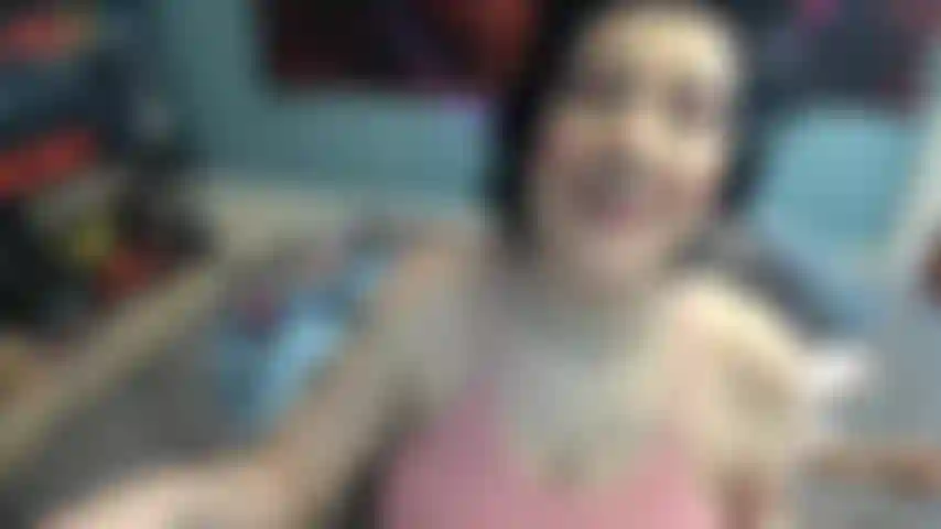 Shae los miércoles hace rimjob y caricias.