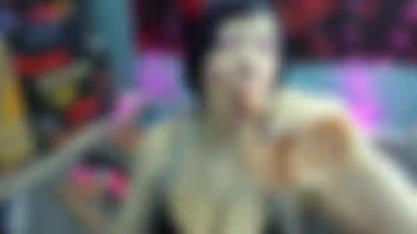 Una malvada destructora de hogares quiere que llames a tu esposa mientras te la follas!