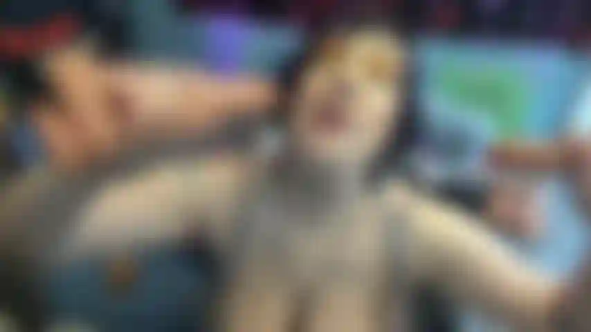 Una orgía de bimbos! Hermética, suplicando semen, con múltiples agujeros penetrados!