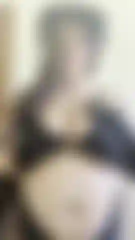 Pov: chica de grandes tetas es rescatada por un christopher y te anima a correrte en sus grandes tetas.