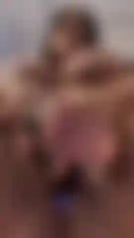 Lluvia dorada, gemidos fuertes.