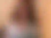 Estaba en un rodaje y estaban preparando las cosas y me di cuenta de que iba a tomar un minuto. Así que le pedí a alguien que estaba allí si me filmaría en el baño y me grabaría follándome.