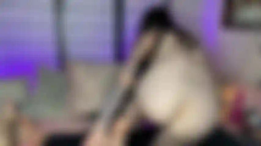 Hago vibrar mi clítoris, mi puto coño, mi punta y