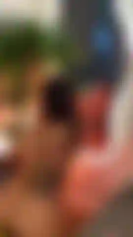 Garganta profunda en el espejo.