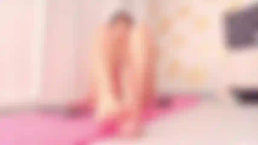 Me encanta sentir tu polla entre los dedos de mis pies.