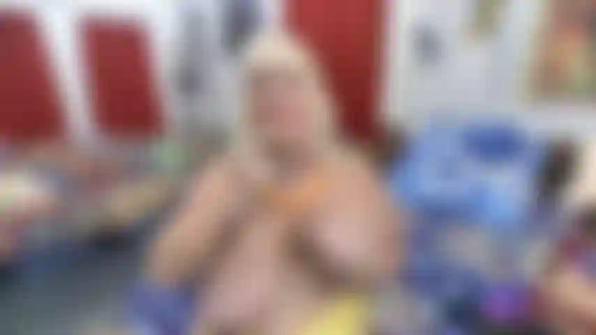 Madrastra que te chupa la polla y te deja follarme.