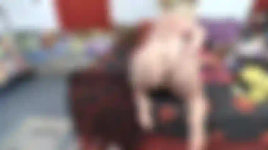 Me follo el culo apretado con un juguete y hablo sucio.