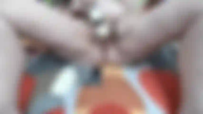 Pov_de_coño_usando_una_varita_con_gemidos_solamente_y_abriendo_el_coño_al_final.