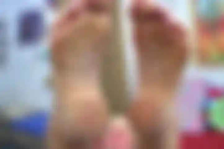 Plantas de pies secas y cascarudas---este es para ti ilovefeet.