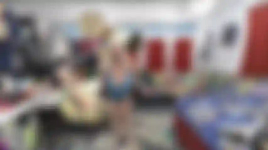 Larryb--vestido,_mostrando_tetas_movibles,_twerking_culo,_vaquera_invertida,_juguete_de_montaje,_misionero,_besos.