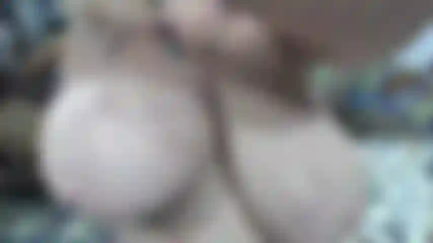 Pov_rebotando_las_tetas_en_mis_manos_dándote_ánimos.