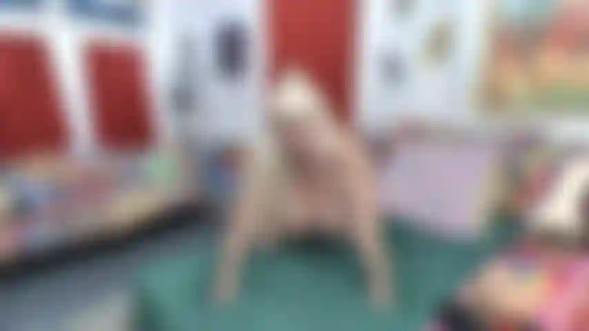 Haciéndote un cornudo para que puedas limpiar el pastel de crema de la bbc frente a la cámara a los 4.