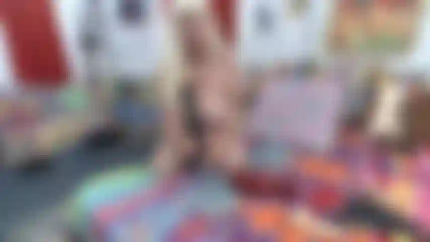 Beta_bitch,_mostrando_el_tamaño_de_beta_en_comparación_con_alfa--con_amante_desnuda.