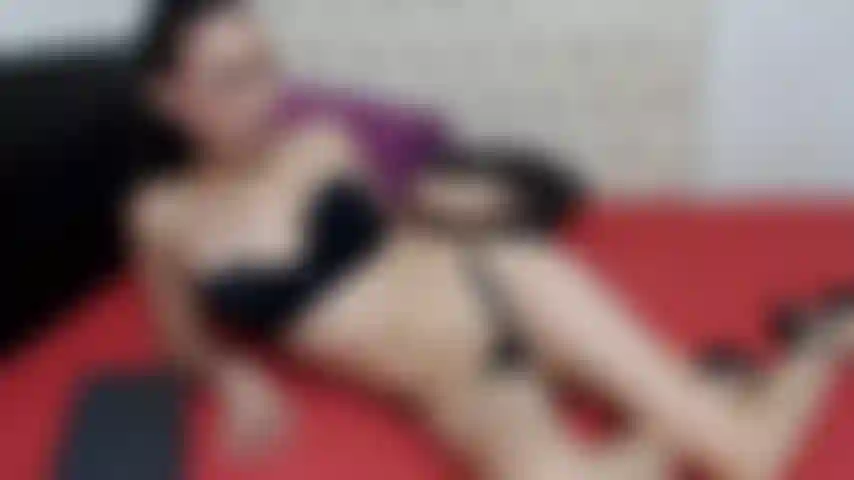 Pequeña milf sexy.