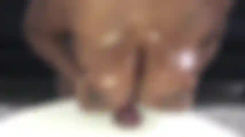 Cogeme tus tetas, ¡ven a hacer un lío!