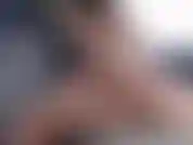 Montando mi correa en un consolador sobre una almohada con un tapón anal!