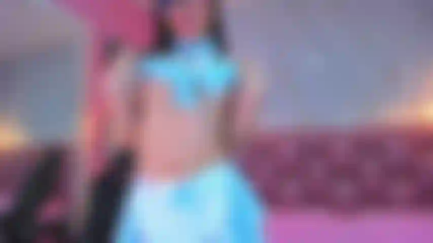 Sexy striptease desnuda.