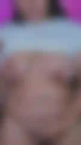 Mi coño y mis tetas son todos tuyos.