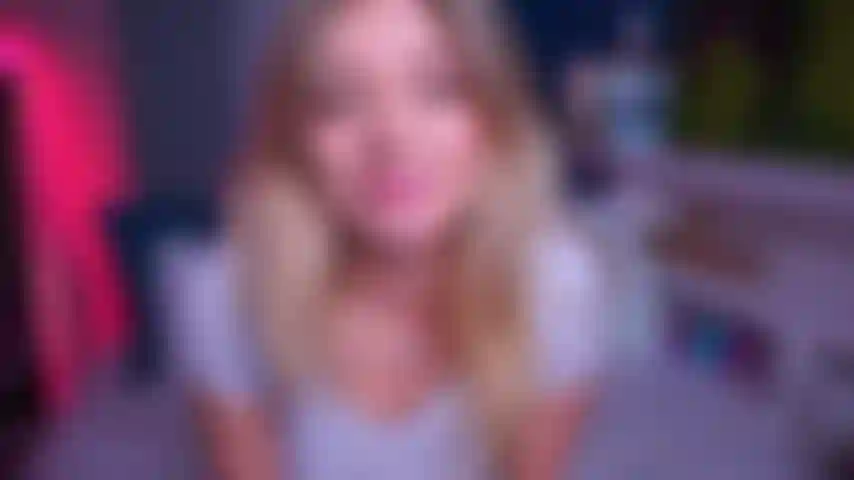 Juego con mi coño hasta correrme fuerte para ti.