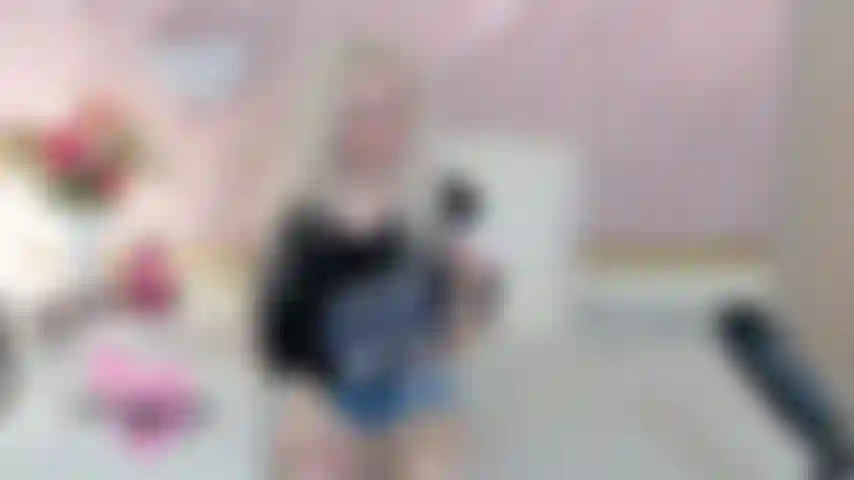 Revisión de medias: sophia sinclaire como una adolescente malcriada que revisa las modas antiguas - 4k mp4.