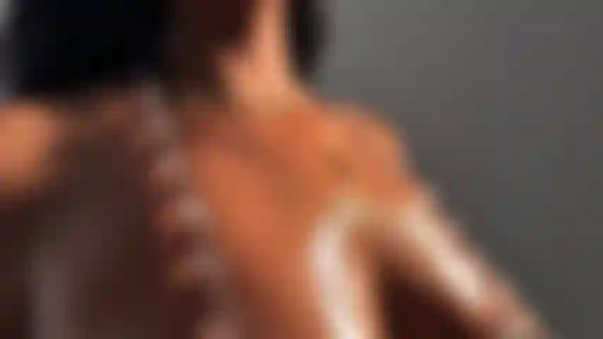 Watch the water droplets fall on my oiled body!