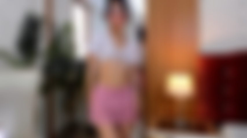 Spot de striptease joven latina.