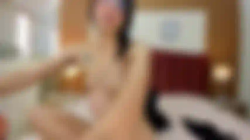 Disfruta de mi coño apretado.