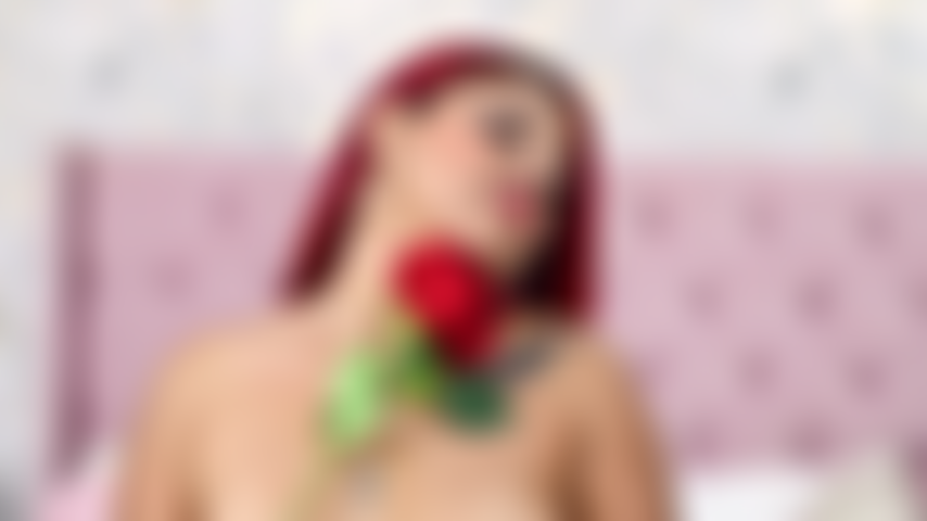 Tetas desnudas.