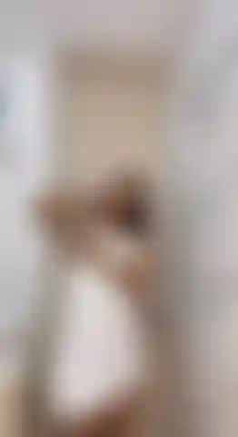 Coqueteando y babeando un poco con mis grandes tetas.