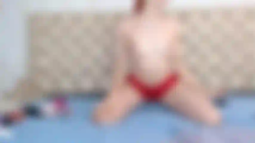 Masturbación desnuda estilo perrito.