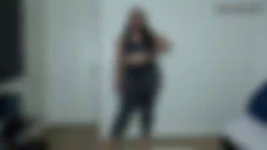 Adoración de culo, strip tease joi. Sabes, me encanta decirte qué hacer, darryl, y sé cuánto amas mi trasero. Disfruta de mi culo en leggins, tanga y luego desnudo mientras te digo cómo acariciar. Mira y haz lo que te digo. No te corras hasta que haga la cuenta regresiva!