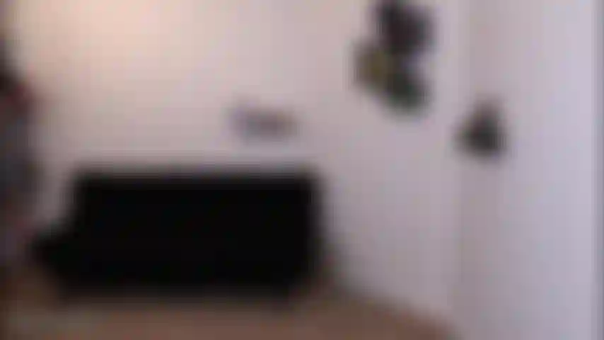 Estudiante domina a profesor para el trabajo de ta- irrumpo en tu oficina para preguntarte por qué me rechazaste para el trabajo de ta. Ambos sabemos que soy la mejor candidata para eso, así que ¿qué te hace pensar que puedes rechazarme? Ya veremos, me quito el vestido para revelar un pequeño atuendo sexy. Intenta decir que no ahora. Debes estar intimidada por mí porque puedo dominarte. Lo niegas, pero luego me acerco y te empujo hacia abajo. Ahora esto es mejor, estoy al mando de ahora en adelante. Soy mujer esta es la verdadera razón por la que me rechazaste, ¿no es así? Simplemente no podrías resistirte a mí si pasáramos todo ese tiempo juntas. Sin embargo, aquí es donde perteneces, conmigo en control de ti en todos los sentidos. Sé que eres mía ahora. Puedo hacerte lo que quiera, como frotarte la polla mientras te provoco con mi cuerpo y no puedes detenerme. No quieres. Puedo agarrarte del cuello, morderte, escupirte en la boca y hacer que te corras en los pantalones. Después de "terminar" contigo, agarro mi teléfono y me tomo una foto. Esto es por si intentas resistirte otra vez. Ahora estoy al mando y conseguiré lo que quiera de ti, ¿entiendes? ( Clip personalizado, juego de rol para adultos, juego de rol de maestra estudiante, estudiante universitaria, burla, chanclas, sandalias de cuña, vestido quitado, minifalda, top corto, bragas grandes y breves, cabello largo suelto, morena, cabello natural, ojos marrones, maquillaje, lápiz labial, labios rojo oscuro, pov, paja simulada, charla sucia, femdom, dominación femenina, chantaje, orgasmo alentado, mujer solitaria, chica alta, bbw, gordita, gorda, muslos gruesos, trasero grande, trasero de burbuja, pecho grande, pechos grandes, muslos de 33 pulgadas, tetas de 38ddd, culo de 53 pulgadas, tatuajes, mujer tatuada, Spankdani).