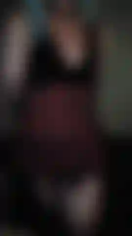 Tease de cuerpo completo.