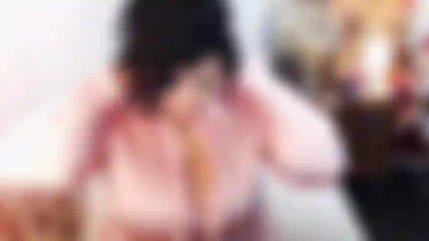 La tetona perfecta! Uso una camisa de raso, sostén sexy debajo y provoco tu polla joven y casada para volar sobre mis hermosos, maduros y grandes pechos naturales :))) disfrútalo.