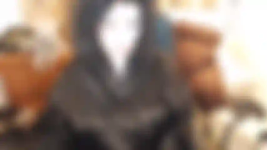 Mauser y su fetiche por el satén :))) ¿tienes un fetiche del satén? Haz lo que hace mauser. Pajeate la polla sobre mis tetas satinadas, culo, coño... Déjame provocarte bebé :p.