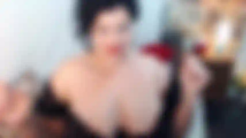 Ser una puta que destruye hogares es muy divertido :) provocándote con mi cuerpo sexy en lencería sexy, burlándome de "ella" y tomando esa polla casada para mi propio placer y diversión. Jodete esa perra, tu mia.