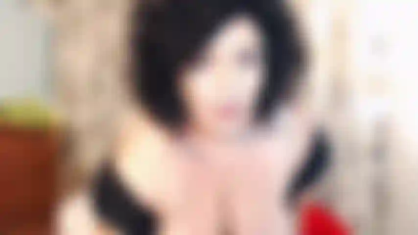 Correa para sub chicos, zorras codiciosas de pollas, chicos mariquitas, etc. Topless inclinándote sobre . Pegándote. Follándome tu dulce coño de niño pequeño :).